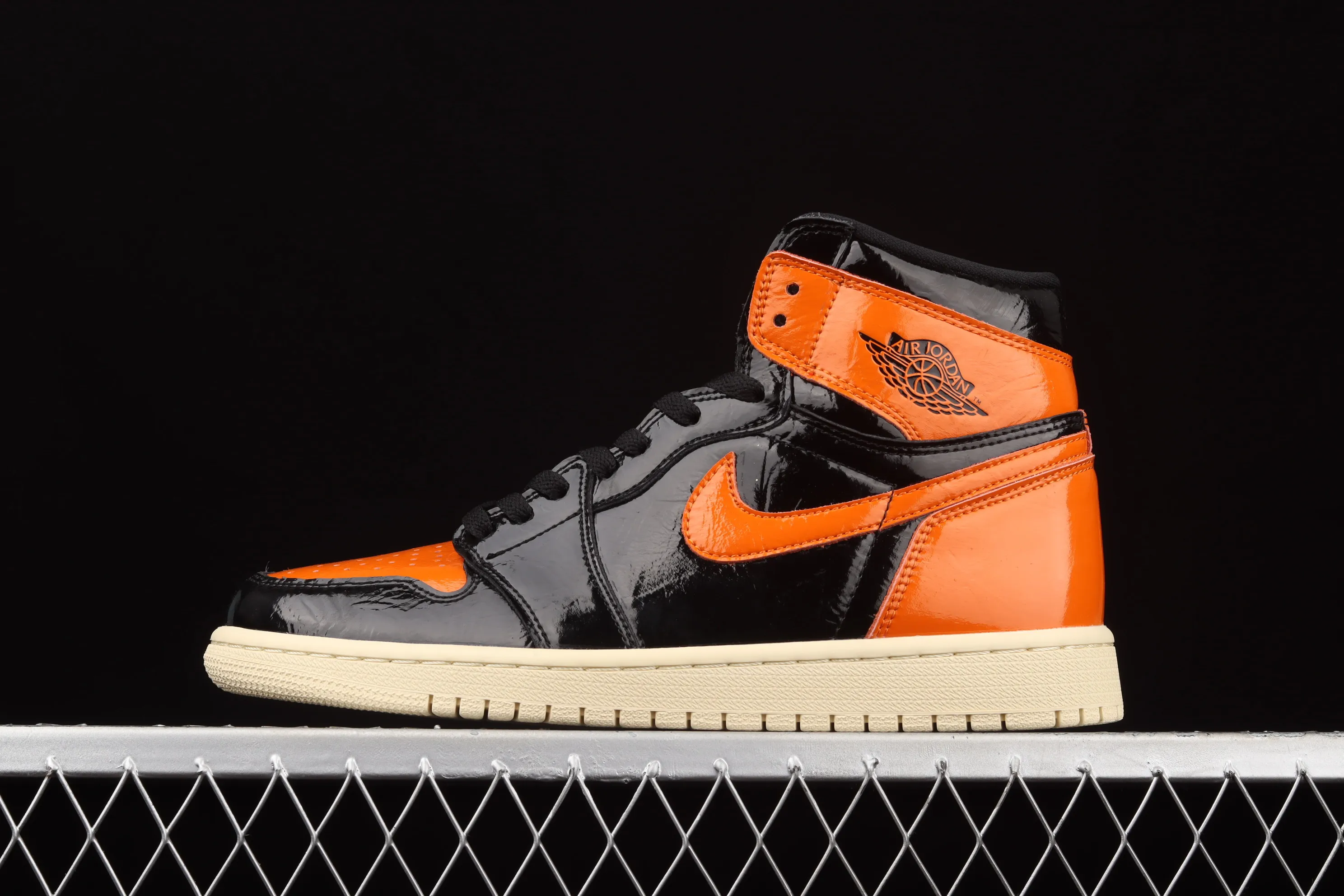 All Categories Air Jordan Jordan Series Basketball Shoes Air Jordan 1 High Air Jordan 1 Retro High OG AJ1 Joe 1 Smash 3.0 Basketball Shoes 555088-028